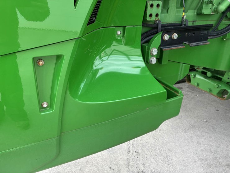 2011-john-deere-8335rt-image-36
