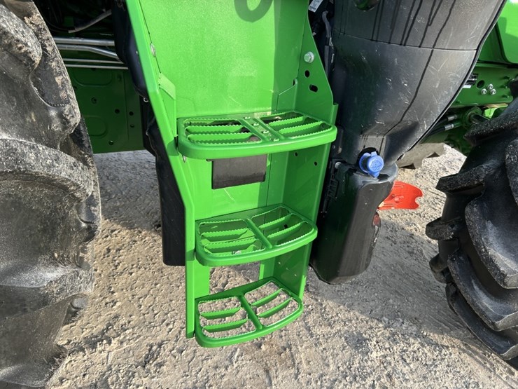 2023-john-deere-6155m-image-17
