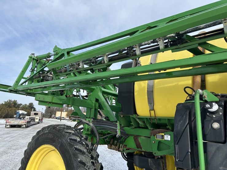 2015-john-deere-r4030-image-26