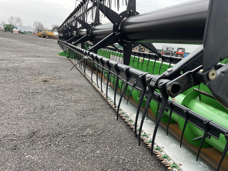 2011-john-deere-635f-image-5