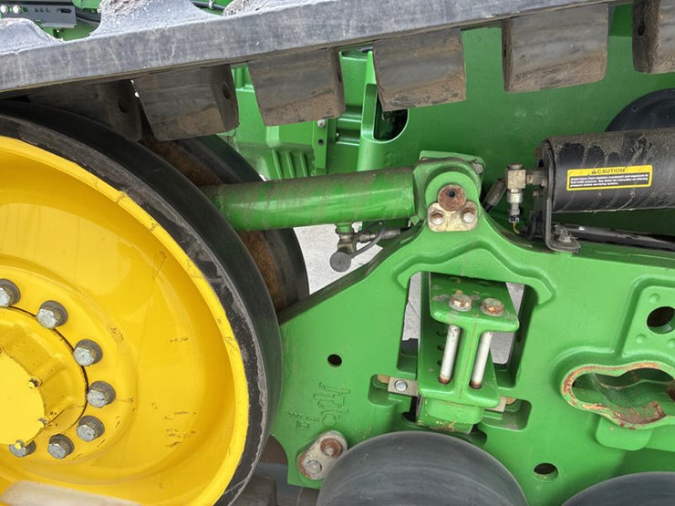 2011-john-deere-8335rt-image-62