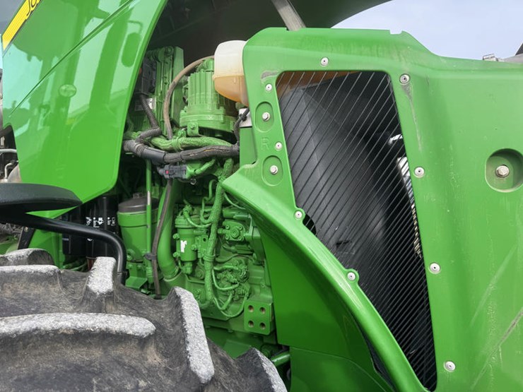 2011-john-deere-8335r-image-45