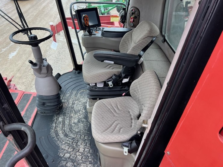 2007-case-ih-7010-image-57