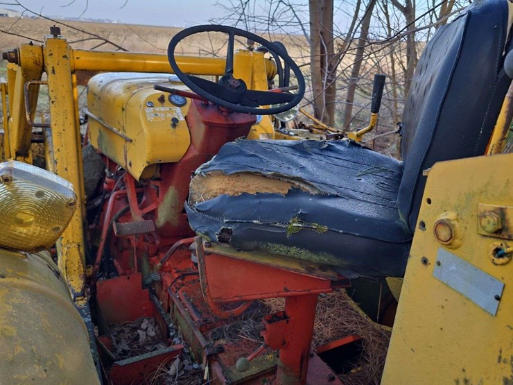 case-tractor-backhoe-with-loader,-2wd,-outriggers,-no-motor,-has-been-sitting-image-6