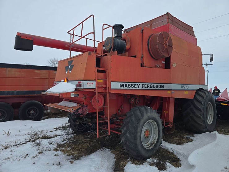 1990-massey-ferguson-8570-image-4