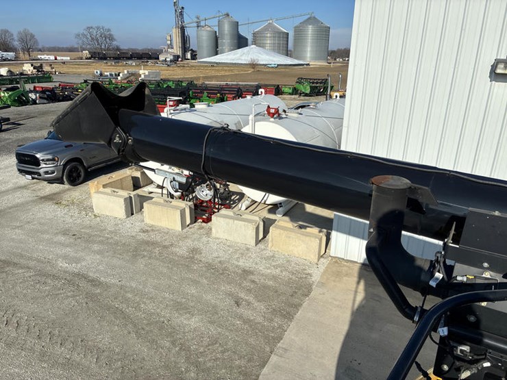 2018-new-holland-cr8.90-image-84