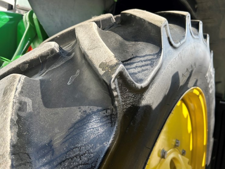 2012-john-deere-8310r-image-65