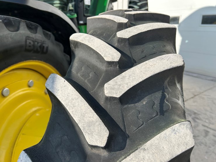 2012-john-deere-8310r-image-53