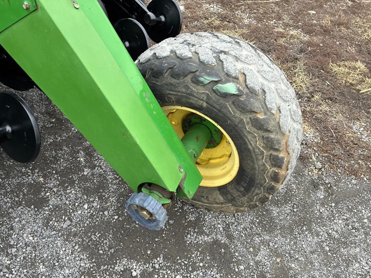 2003-john-deere-1590-image-49