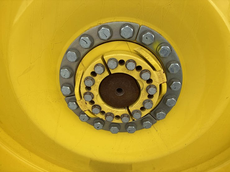 2011-john-deere-8335rt-image-55