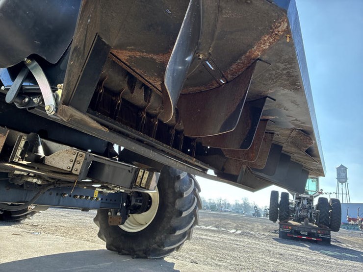 2018-new-holland-cr8.90-image-61