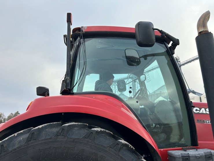 2009-case-ih-magnum-335-image-14