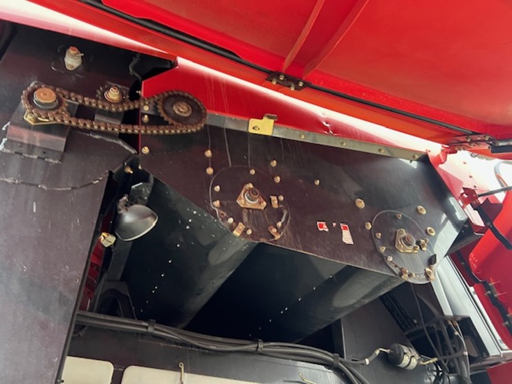 2007-case-ih-7010-image-22