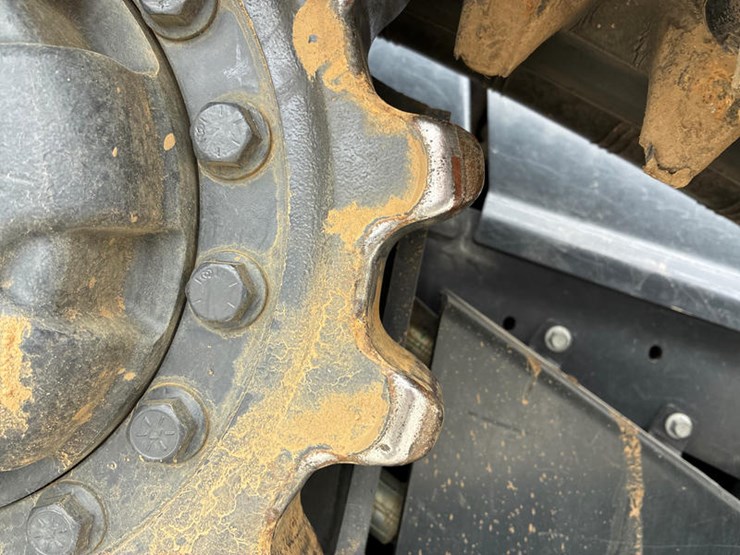 2022-bobcat-t76-image-35