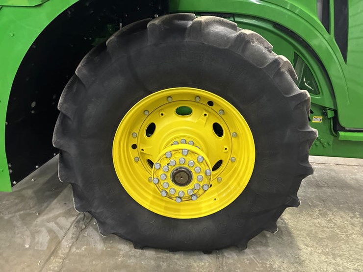 2024-john-deere-9r-590-image-3
