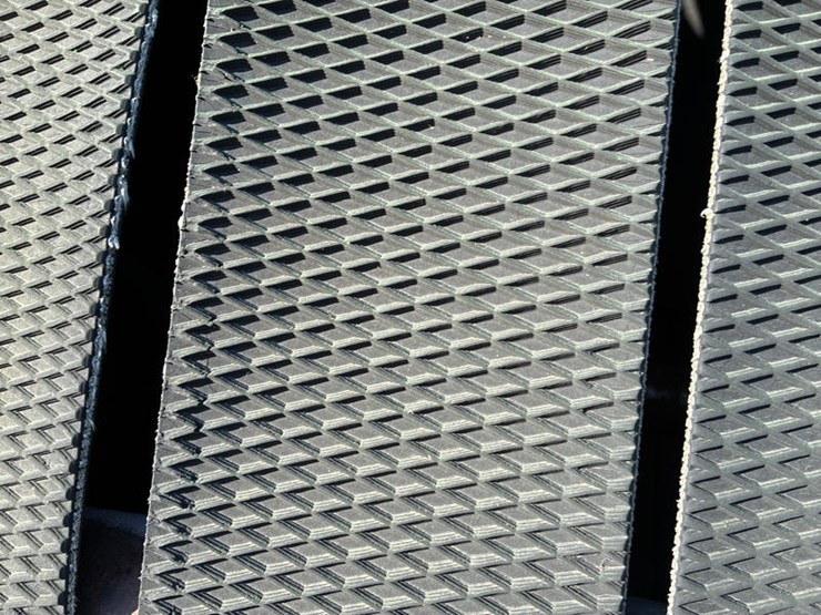 2009-john-deere-568-image-21