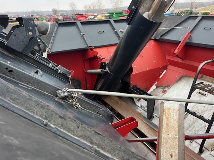 2007-case-ih-7010-image-56