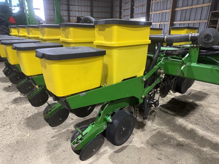 2008-john-deere-1770-image-29