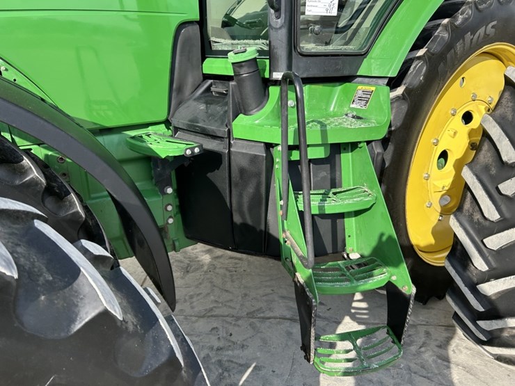 2012-john-deere-8310r-image-22
