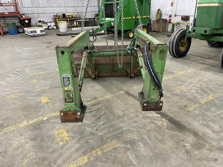 john-deere-148-image-6