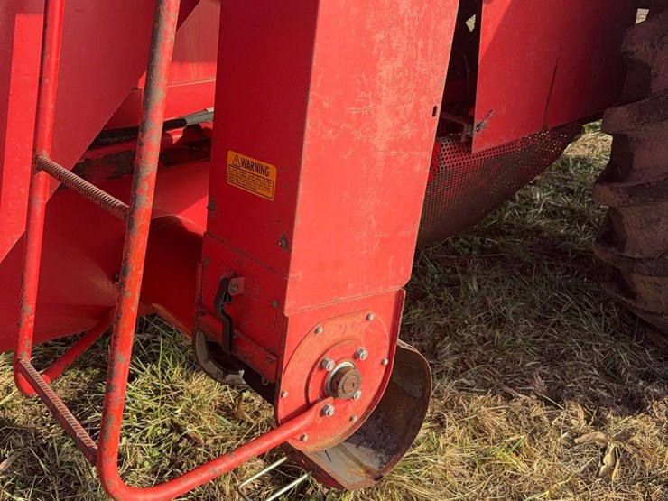 massey-ferguson-8570-image-23