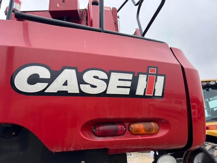 2010-case-ih-6088-image-28