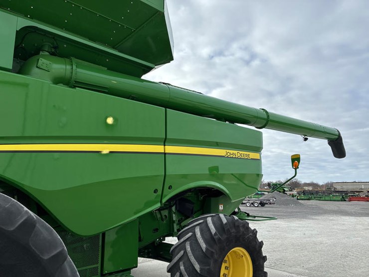 2013-john-deere-s690-image-19