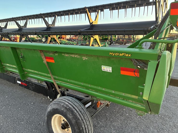 2011-john-deere-635f-image-32