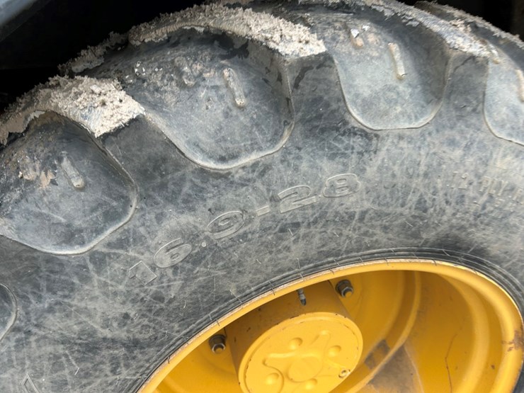 2021-deere-310sl-hl-image-46