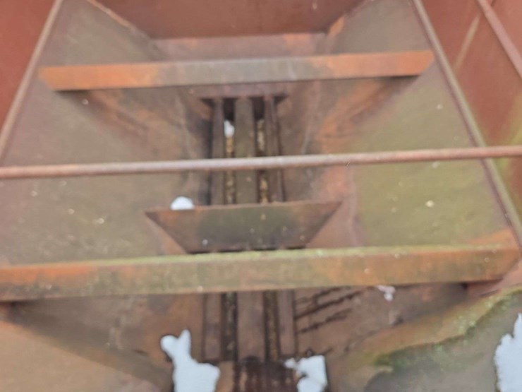 brent-1000-wagon,-rear-brakes,-double-rear-axle,-2-compartments,-center-dump-image-13