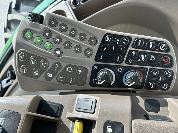 2012-john-deere-8310r-image-36