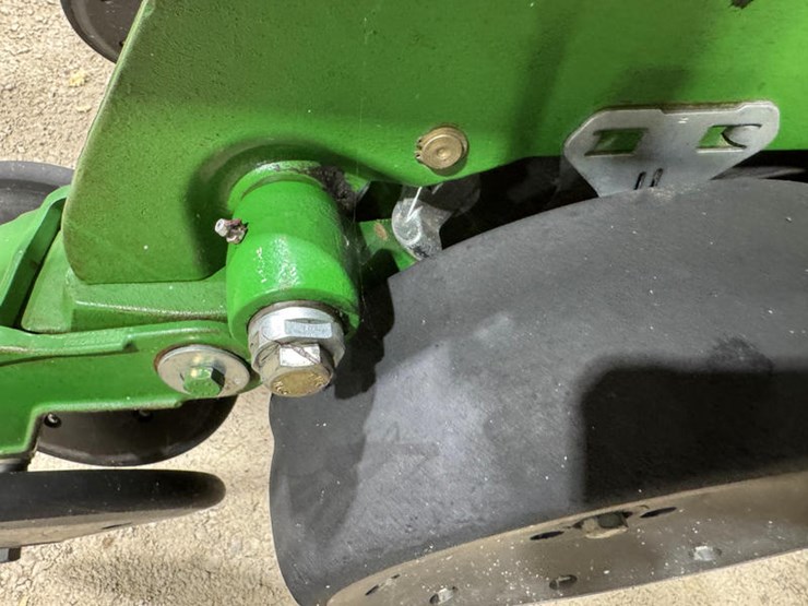2008-john-deere-1770-image-31