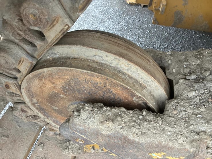 2016-caterpillar-d6n-lgp-image-22