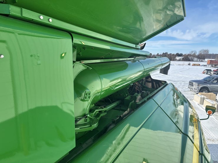 2006-john-deere-9660-sts-image-90