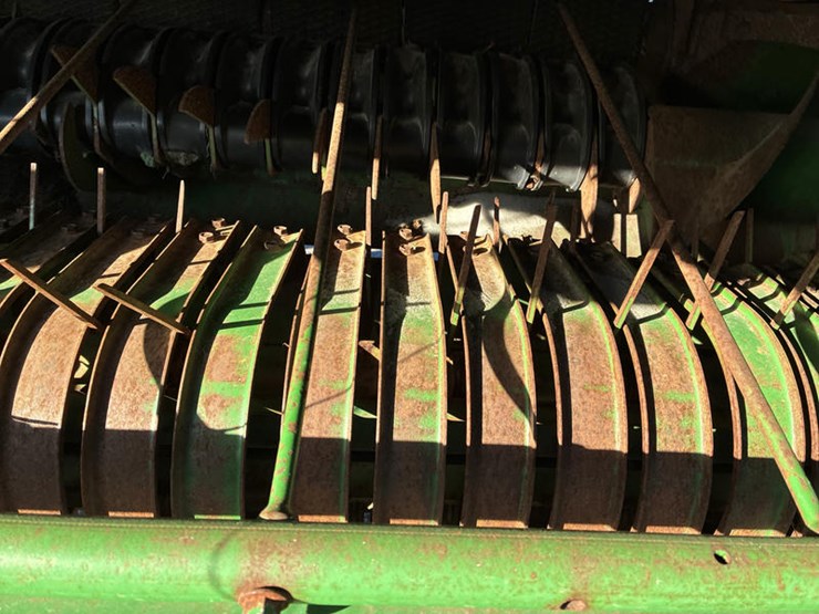 2009-john-deere-568-image-25