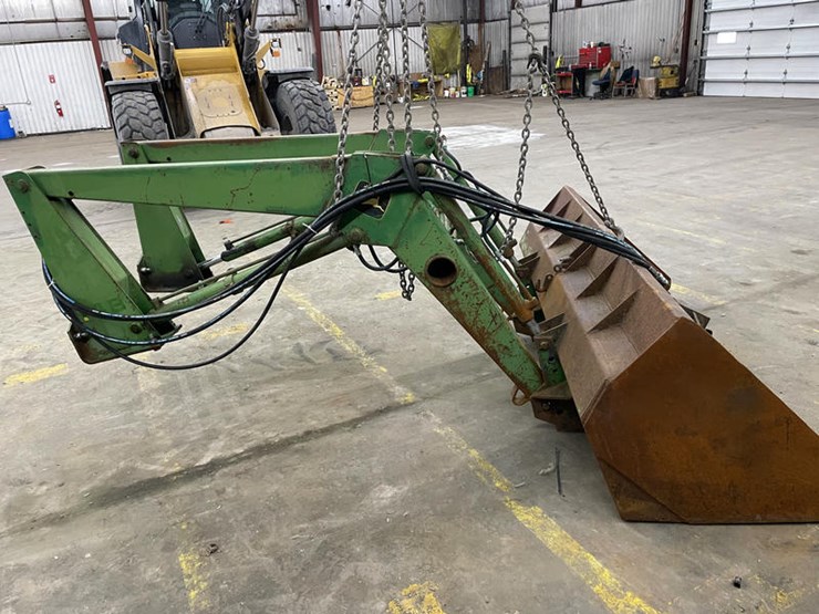 john-deere-148-image-4