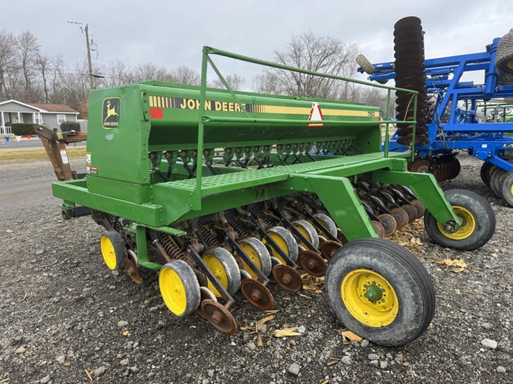 john-deere-750-image-17