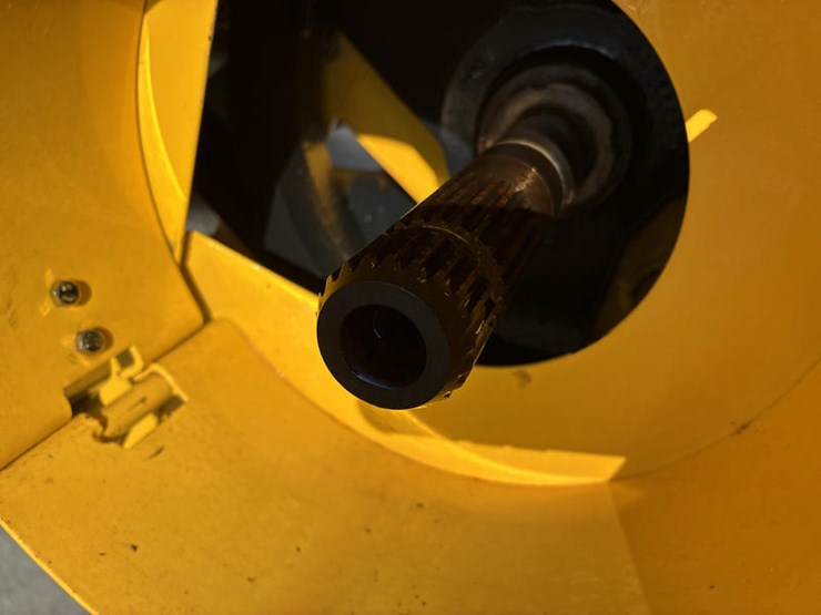 2018-new-holland-cr8.90-image-25