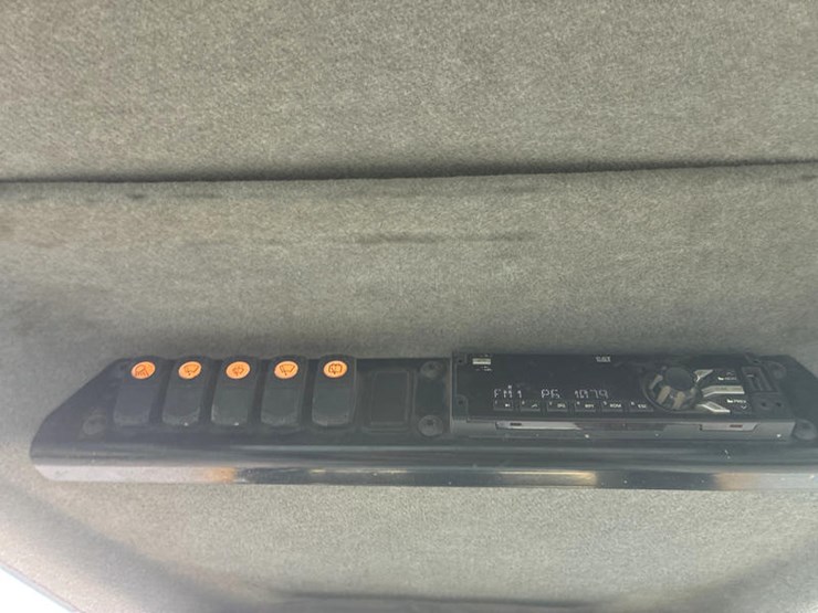 2016-caterpillar-d6n-lgp-image-40