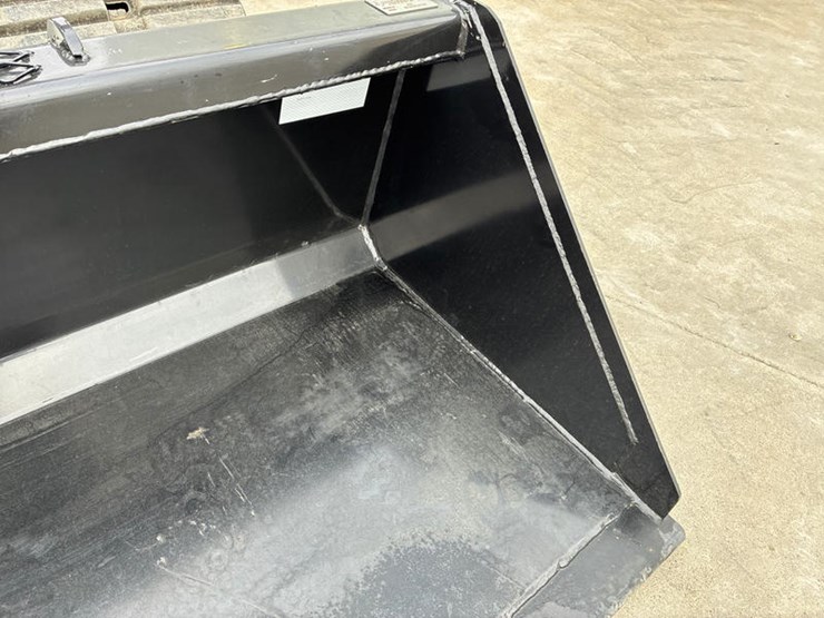 2022-bobcat-t76-image-14