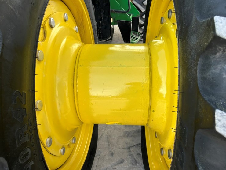2012-john-deere-8310r-image-54