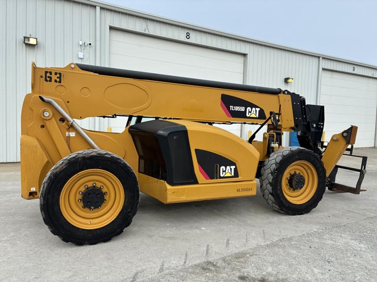 2019-caterpillar-tl1055d-image-5