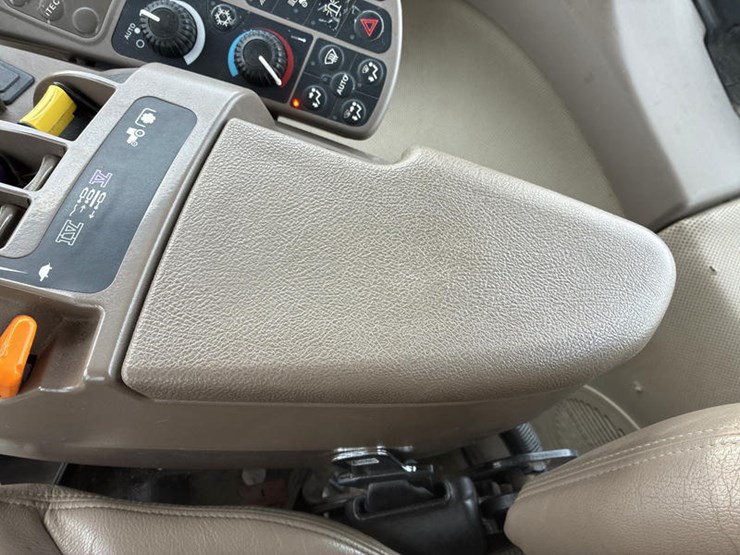 2011-john-deere-8335rt-image-81