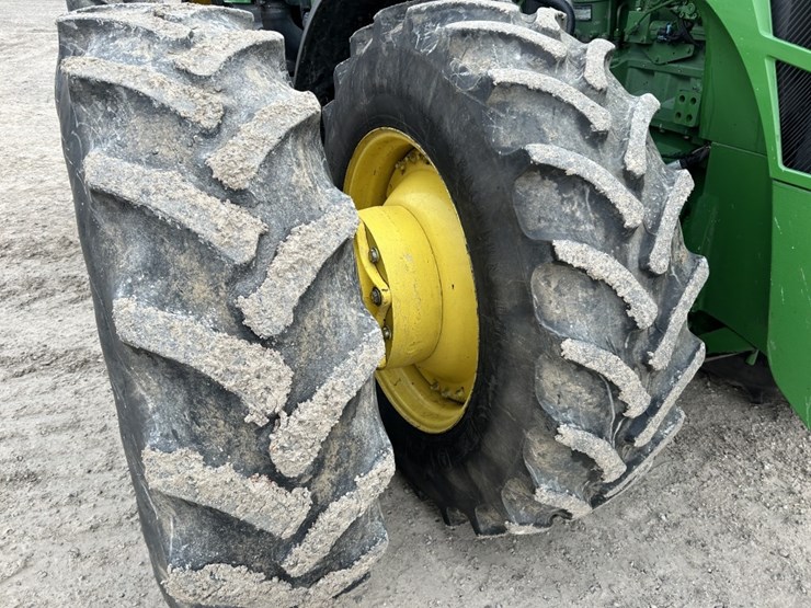 2015-john-deere-8320r-image-34