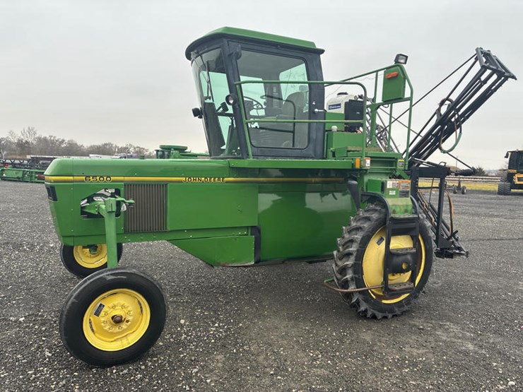 1993-john-deere-6500-image-3