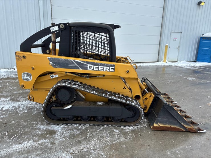 #122574-•-2006-jd-ct322-#t0322ta126871-image-3