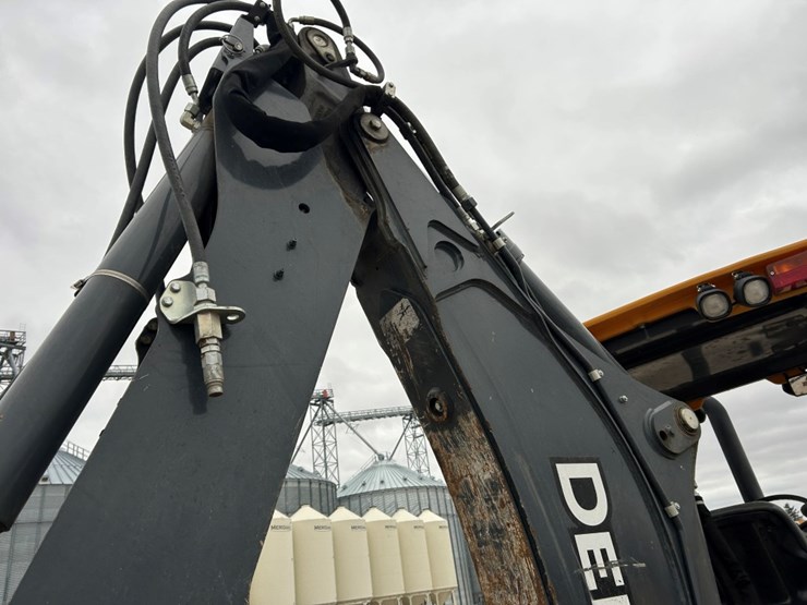 2021-deere-310sl-hl-image-23