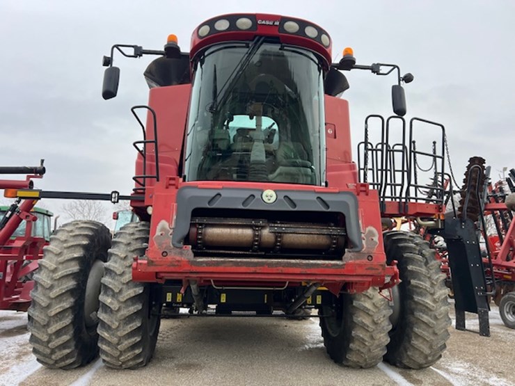 2007-case-ih-7010-image-2