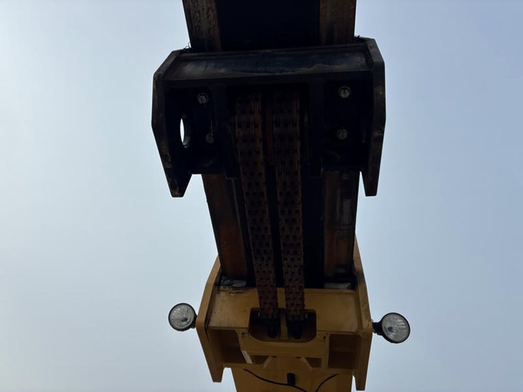 2019-caterpillar-tl1055d-image-68