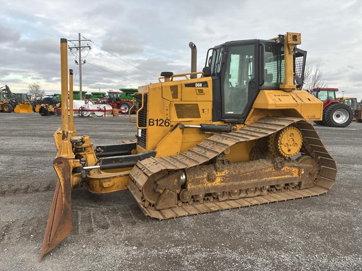 2016-caterpillar-d6n-lgp-image-2